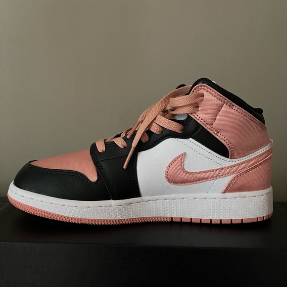 Nike Air Jordan 1 Mid, size 6Y, like new- barely worn - Picture 2 of 4